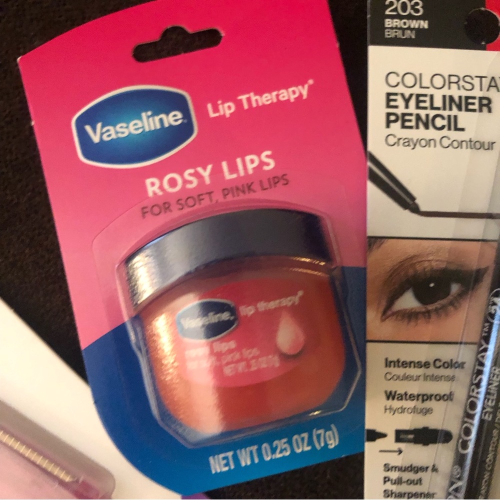 Women’s makeup bundle.  ***57***   Revlon and more 🖤 AllNewItems - Picture 7 of 9